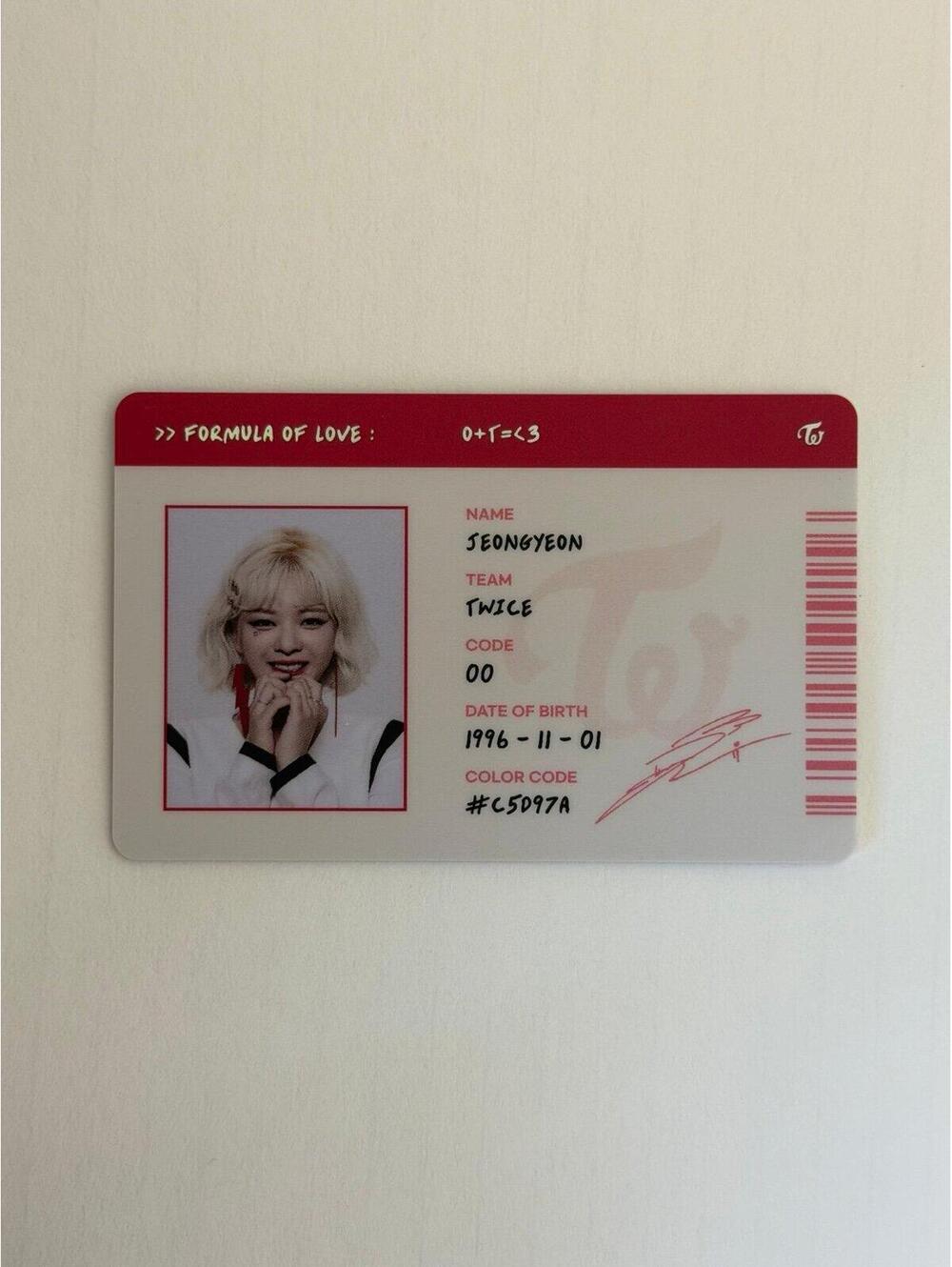 Twice Jeongyeon FORMULA OF LOVE Inclusion Scientist ID Photocard